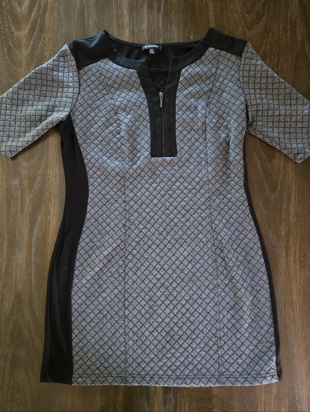 🏰LE CHATEAU Quilted-Pattern Fabric Short Dress